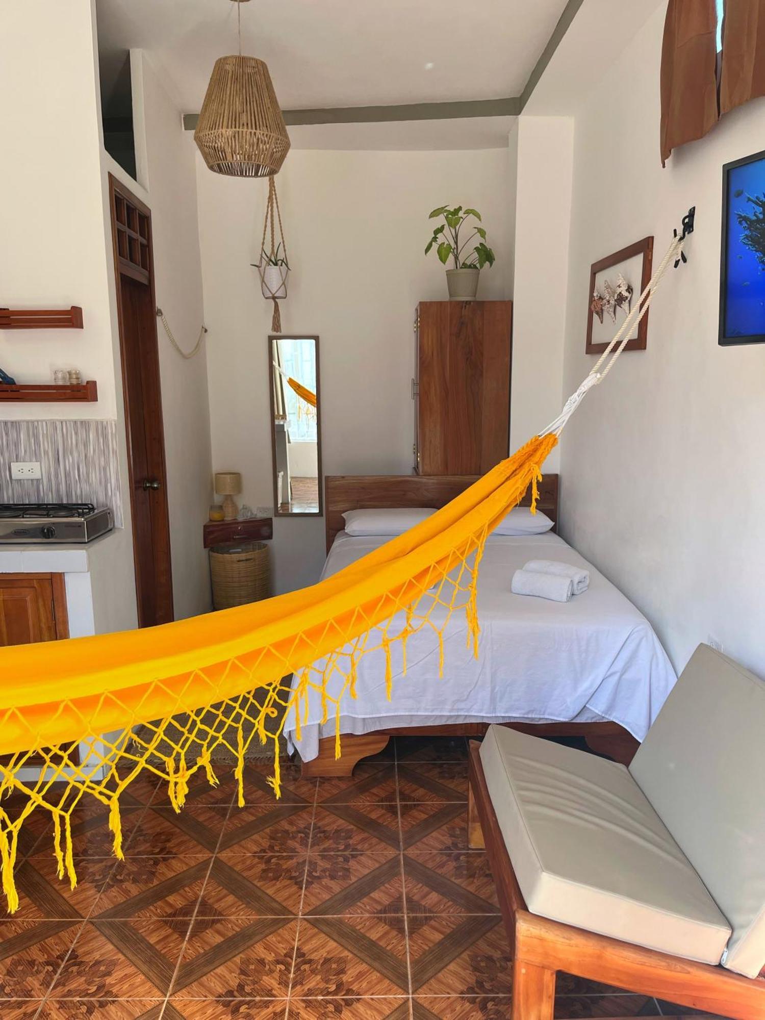 El Encanto De Mimi Puerto Ayora  Esterno foto